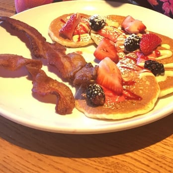 Alexanders Cafe - They made an off the menu version of the berry good pancakes for my kids in silver dollar style portions:). - Diners Near Me - Elgin, Illinois