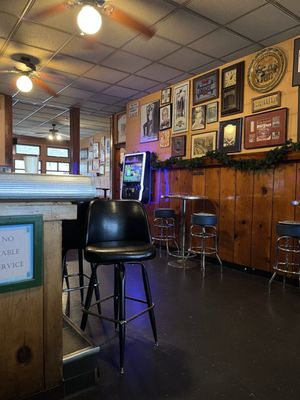 City View Tavern by null