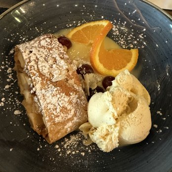 Maximilians - apple streudel - German Near Me - Berlin, BE
