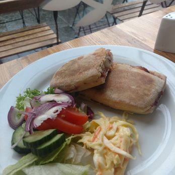 Cafe Vivo - Coffee & Tea Near Me - Edinburgh, EDH