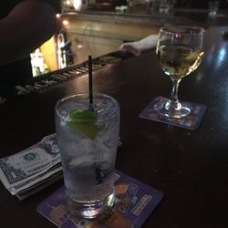 Elliott's Bar