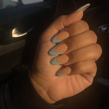 Daisy Nails - set done by owner Hana - Nail Salons Near Me - Lancaster, California