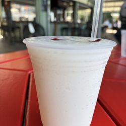 Larry's On The Lake - Pina colada