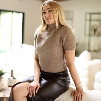 Stacey Hayes - Compass - Stacey Hayes in Woodland Hills - Real Estate Agents Near Me - Calabasas, California Stacey Hayes - Compass - Stacey Hayes in Woodland Hills - Real Estate Agents Near Me - Calabasas, California