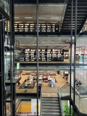 Grande Bibliothèque - BAnQ by null