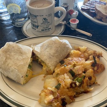 Groton Townhouse Restaurant - American Near Me - Groton, Connecticut