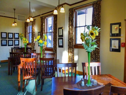Balch Hotel by null
