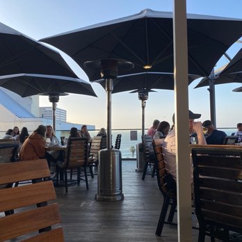 Duke's La Jolla - Nice patio - New American Near Me - La Jolla, California