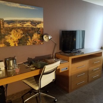 Whitney Peak Hotel Reno, Tapestry Collection by Hilton - Work station - Hotels Near Me - Reno, Nevada Whitney Peak Hotel Reno, Tapestry Collection by Hilton - Work station - Hotels Near Me - Reno, Nevada