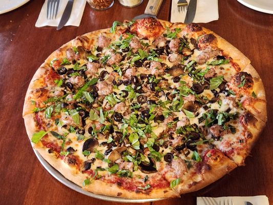 Famous Yeti's Pizza by null