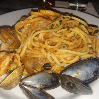 Peperoncino - Linguini ai frutti de mare - Italian Near Me - Orlando, Florida