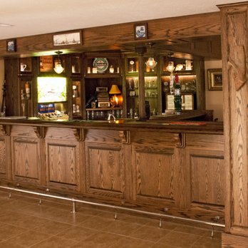 Muny Woodwork - Traditional Solid Oak Bar - Cabinetry Near Me Muny Woodwork - Traditional Solid Oak Bar - Cabinetry Near Me