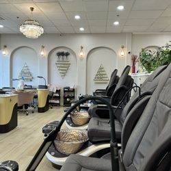 Em Salon & Spa - Salon