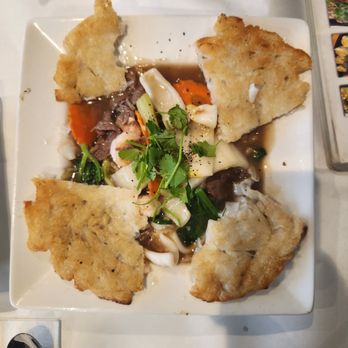 Bien Hen Restaurant - Pho ap chao - pan fried pho noodles in seafood - Seafood Near Me - Westminster, California