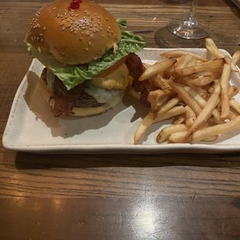 Tavern 5 - Tavern 5 burger - American Near Me - Pompton Plains, New Jersey