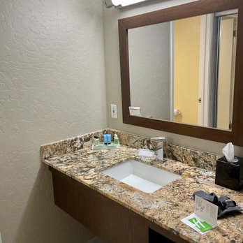 Holiday Inn The Lodge at Big Bear Lake - Big Bear, CA