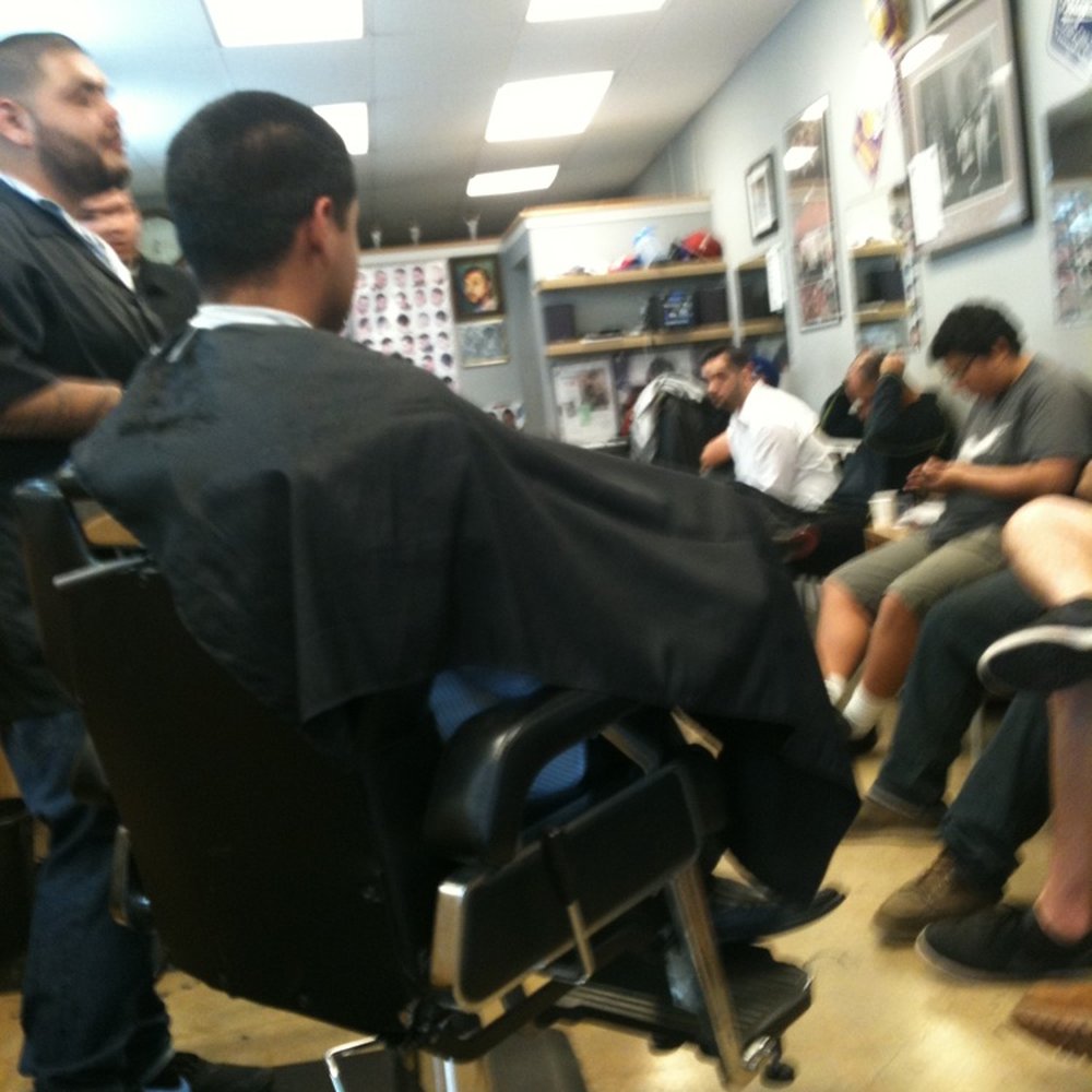 Oscar's Barber Shop - Barbers Near Me - Burbank, California Oscar's Barber Shop - Barbers Near Me - Burbank, California