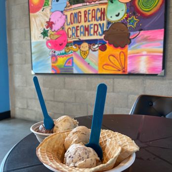Long Beach Creamery - Midnight Oolong Chocolate and honeycomb in back and Cashew Fennel Chip in front - Ice Cream & Frozen Yogurt Near Me - Long Beach, California