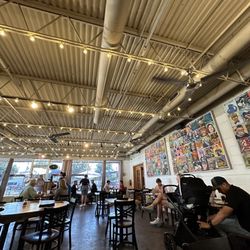 Cane Rosso - Dining hall