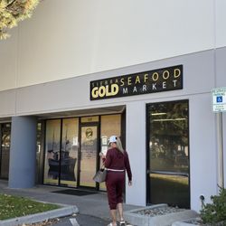 Sierra Gold Seafood - Entrance