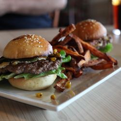 La Parroquia Brunch and Grill - Smash Burger
