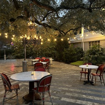 Hotel Saint Cecilia - Outside patio Bar area - Hotels Near Me - Austin, Texas