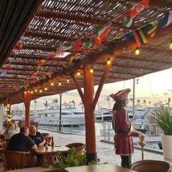 Captains Sunset Bar