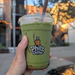 Strawberry matcha with no added sugar because the strawberry puree is already sweetened Strawberry matcha with no added sugar because the strawberry puree is already sweetened