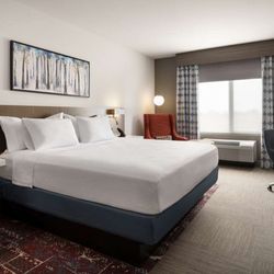 Hilton Garden Inn Visalia - Guest room