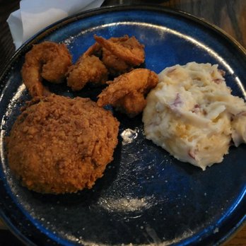 Snooky's Oceanfront - Crab cake & shrimp seafood platter - Seafood Near Me - North Myrtle Beach, South Carolina Snooky's Oceanfront - Crab cake & shrimp seafood platter - Seafood Near Me - North Myrtle Beach, South Carolina