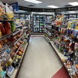 Southern Stores 110 - Big choice of snacks!