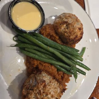Lucky Bones Backwater Grille - Crab and shrimp cakes with mashed sweet potatoes and green beans - Seafood Near Me - Cape May, New Jersey