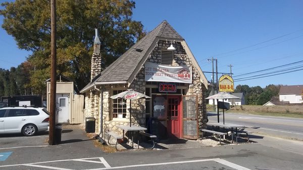 Stallings Rockstore Bar-B-Q by null