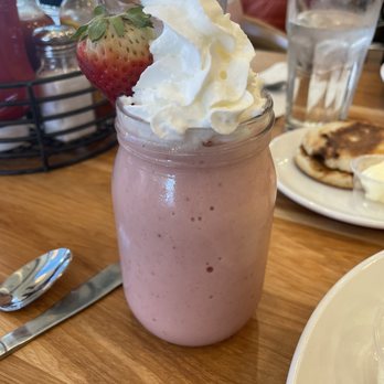 Broken Yolk Cafe - Strawberry Banana Smoothie - Breakfast & Brunch Near Me - Henderson, Nevada Broken Yolk Cafe - Strawberry Banana Smoothie - Breakfast & Brunch Near Me - Henderson, Nevada
