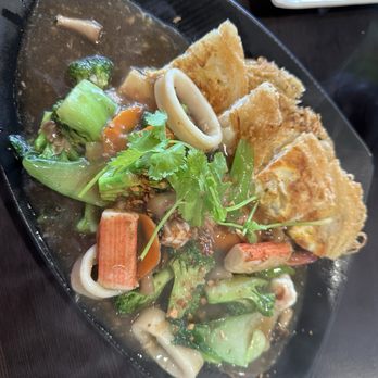 Quan Nem Ninh Hoa - Pho Ap Chao (pan fried assorted veg and seafood over noodle) - Vietnamese Near Me - West Covina, California Quan Nem Ninh Hoa - Pho Ap Chao (pan fried assorted veg and seafood over noodle) - Vietnamese Near Me - West Covina, California