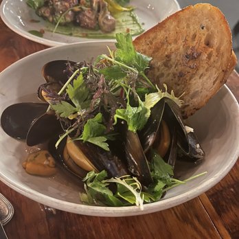 Le Coin - Seafood Near Me - Seattle, Washington