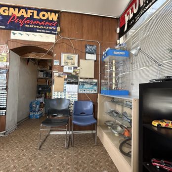 Arco Iris Muffler Shop - clean and orderly!! - Auto Repair Near Me - Los Angeles, California Arco Iris Muffler Shop - clean and orderly!! - Auto Repair Near Me - Los Angeles, California