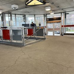 Finch Subway Station - Passenger pickup area
