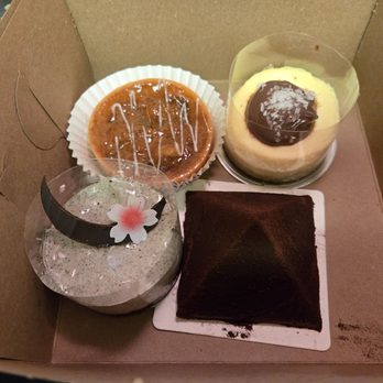 Tiny Pyramid - Desserts for take out - Cafes Near Me - Honolulu, Hawaii