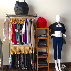 Shop Girl - Lululemon