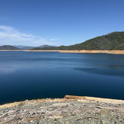 Shasta Dam Visitor Center - Water calm and very blue