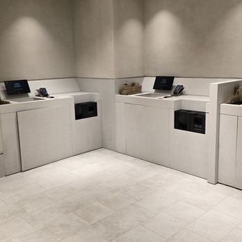 CF Fairview Mall - Zara self serve checkout - Shopping Centers Near Me - Toronto, Ontario
