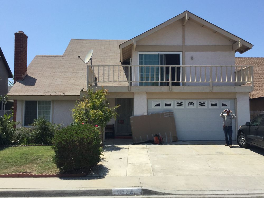 Slide of EZ Solar & Roofing