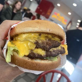 In-N-Out Burger - Double double well done 10/10 - Burgers Near Me - Glendale, California In-N-Out Burger - Double double well done 10/10 - Burgers Near Me - Glendale, California