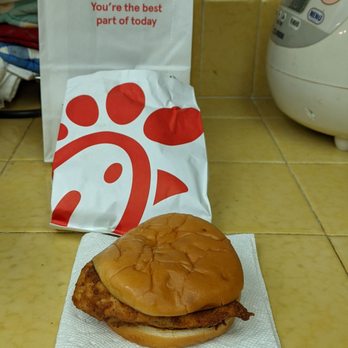 Chick-fil-A - Chicken Sandwich, $4.39 prior to tax - Fast Food Near Me - Glendora, California