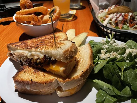 Lucky Enough Eat & Drink by null