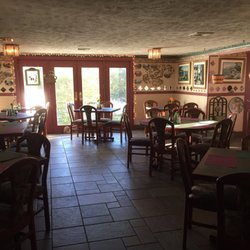 Romano's - Dining area