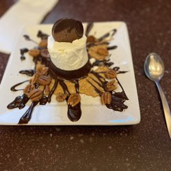DeBrand Fine Chocolates - Ice cream sundae