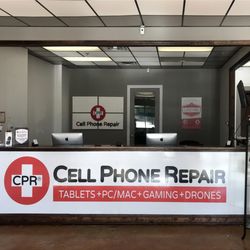CPR Cell Phone Repair Lafayette - The Park - CPR Cell Phone Repair Lafayette Park LA - Inside the store
