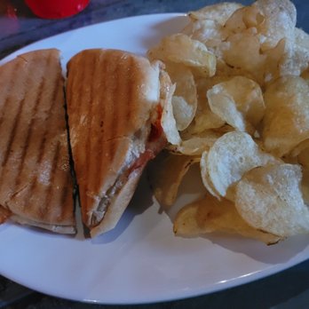 The Cove - Dive Bars Near Me - Memphis, Tennessee The Cove - Dive Bars Near Me - Memphis, Tennessee